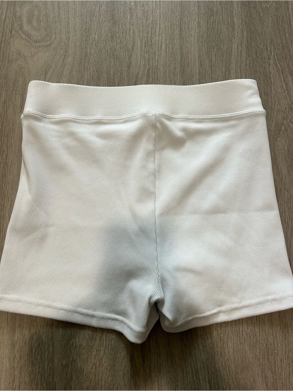 ALO YOGA GODDESS RIBBED HIGH-WAIST HOT SHORT WHITE small NWOT